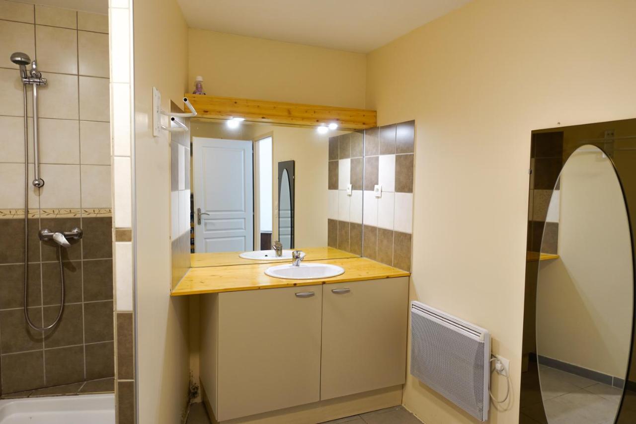 Appartement Spacieux Avec Terrasse Saint-André-dʼEmbrun 外观 照片