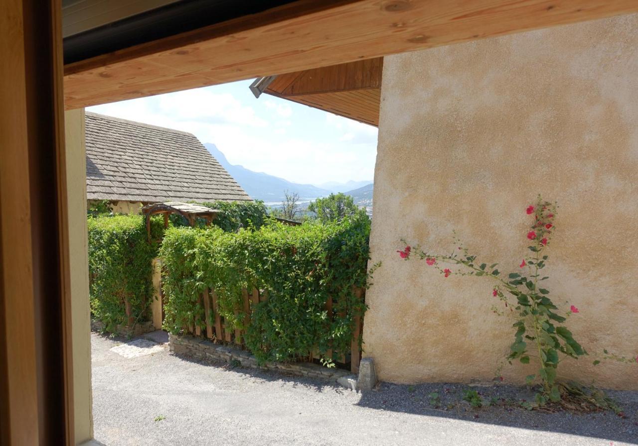 Appartement Spacieux Avec Terrasse Saint-André-dʼEmbrun 外观 照片