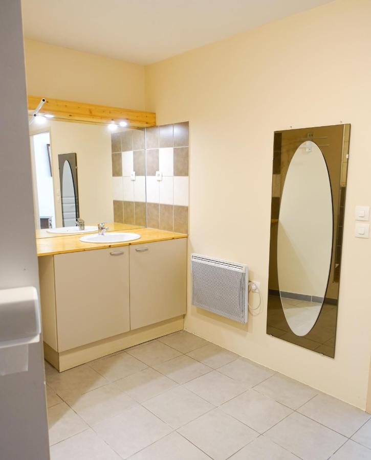 Appartement Spacieux Avec Terrasse Saint-André-dʼEmbrun 外观 照片